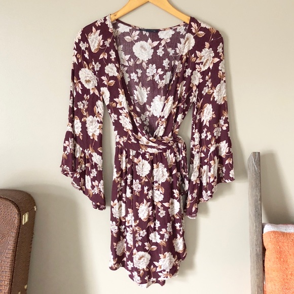 🌹 AE Floral Wrap Dress - Picture 2 of 7